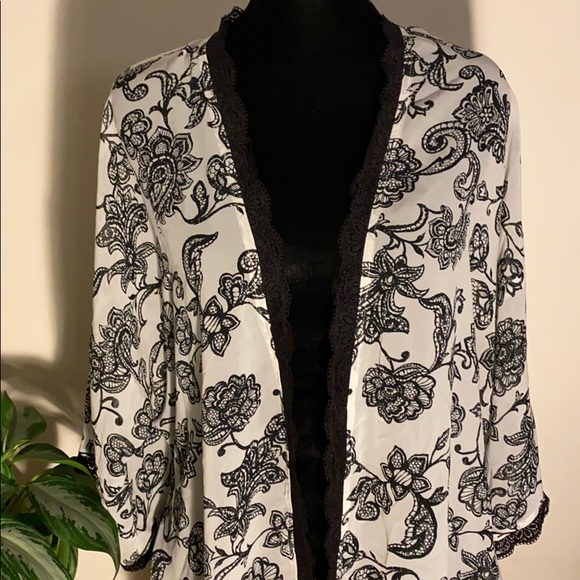 Jessica Simpson sheer robe new without tags NWOT - will discount bundles - Picture 5 of 5